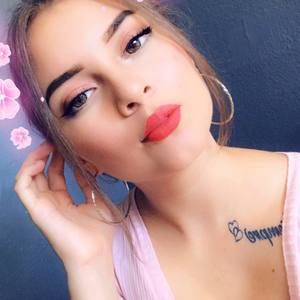 Meet your Posher, Lorena